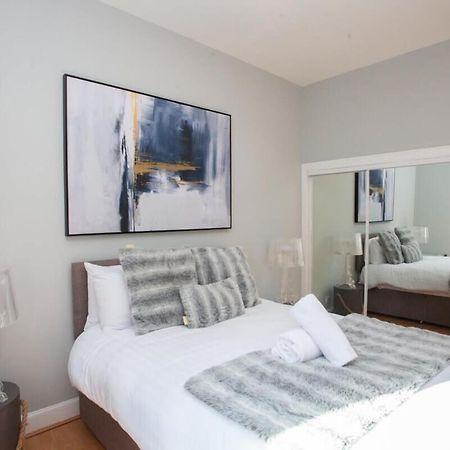 Modern And Refurbished Flat In Merchant City Glasgow Exterior photo