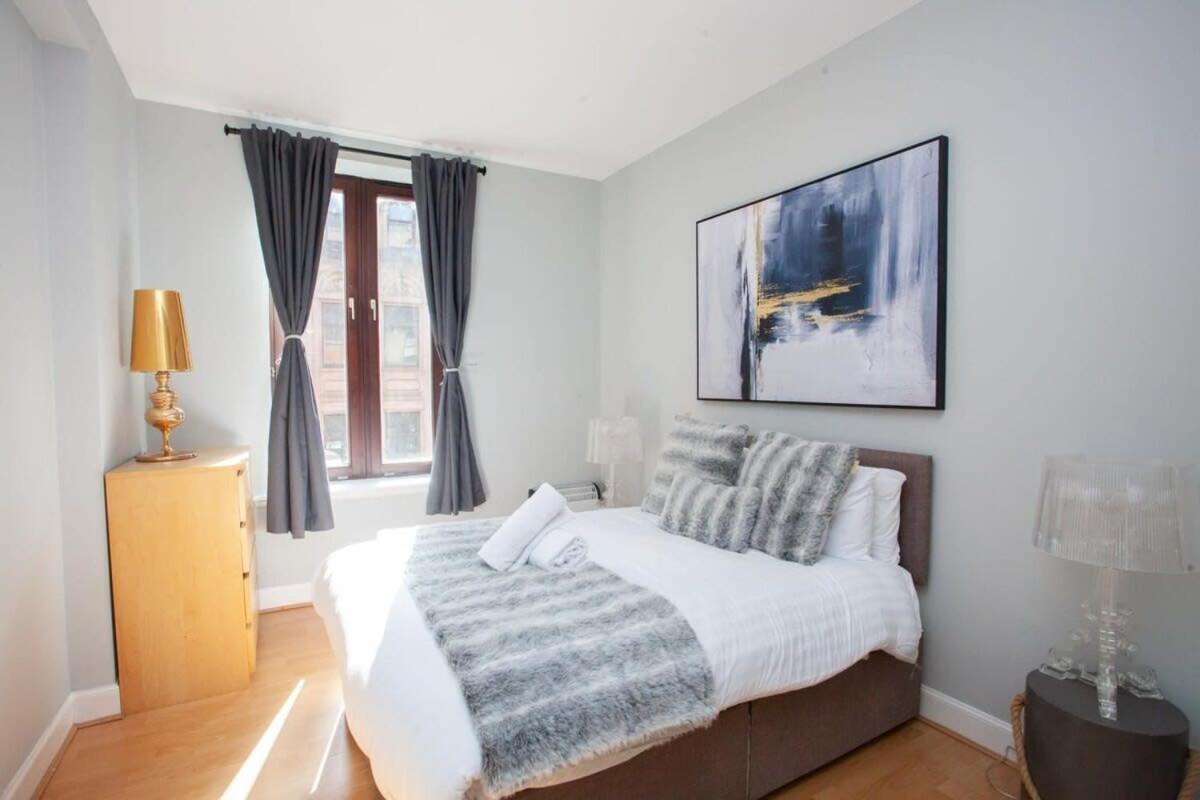 Modern And Refurbished Flat In Merchant City Glasgow Exterior photo