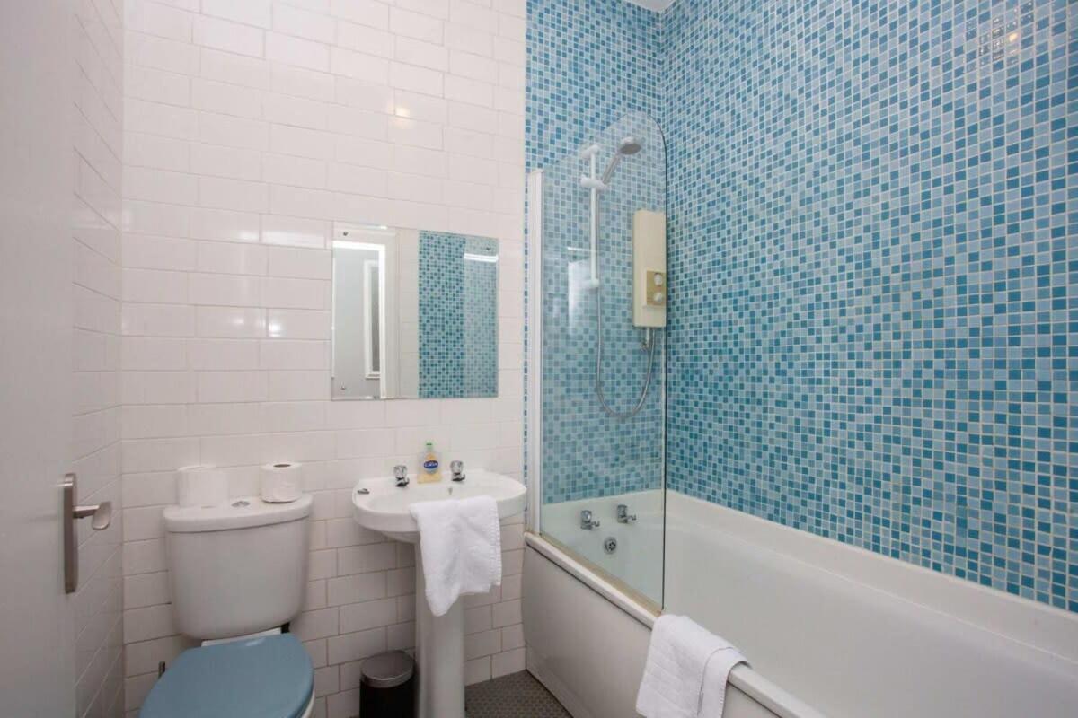 Modern And Refurbished Flat In Merchant City Glasgow Exterior photo